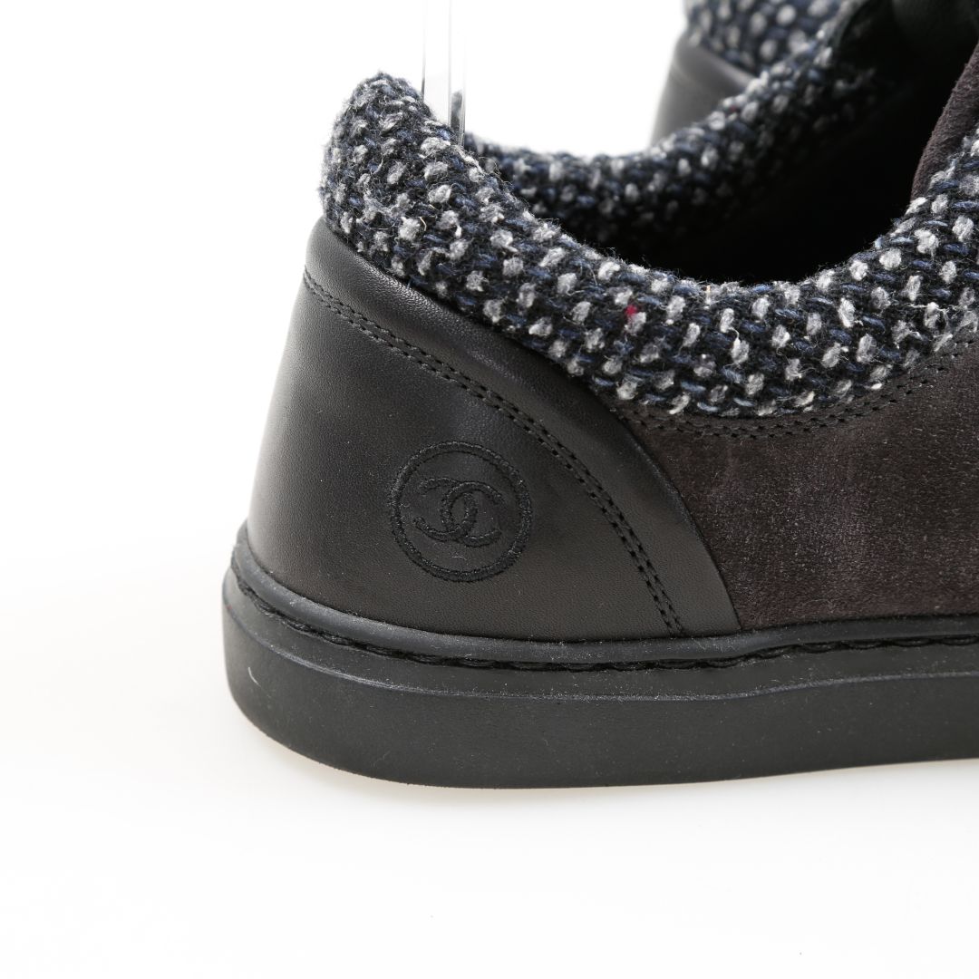 Chanel Interlocking CC Logo Leather Suede Sneakers Size 39