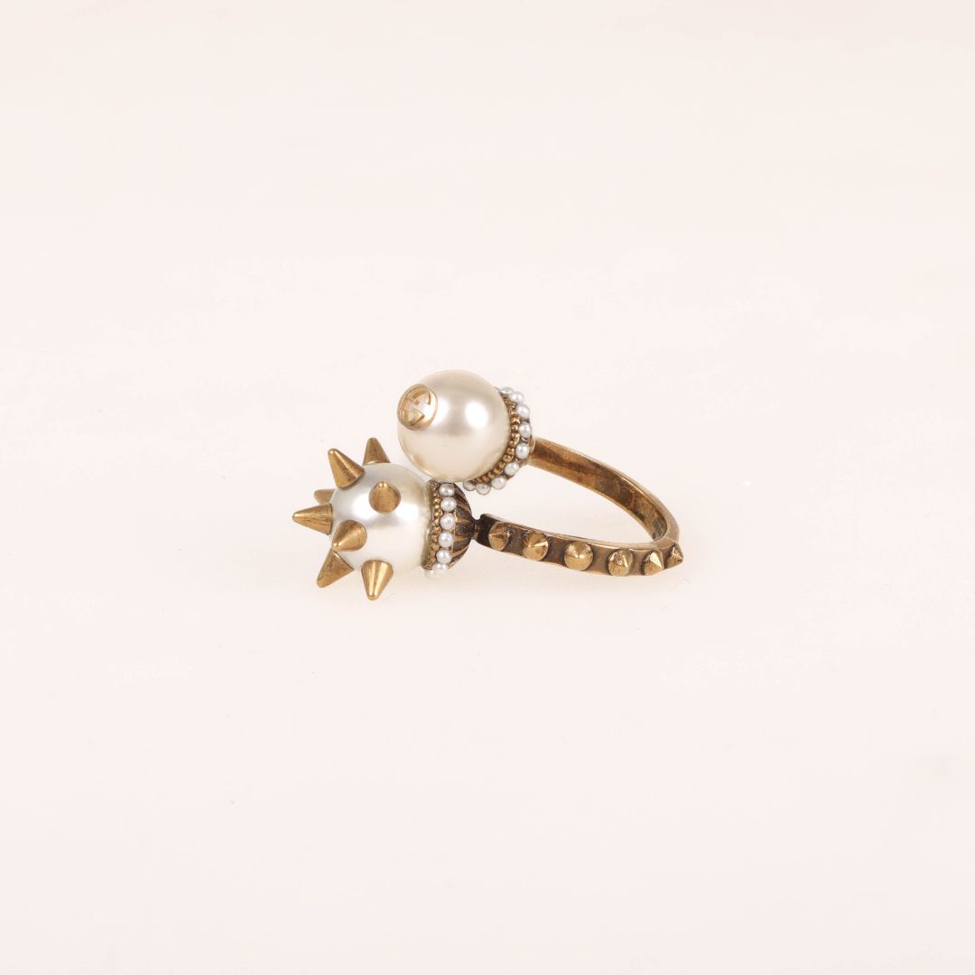 Gucci Faux Pearl Bypass Cocktail Ring Size 16