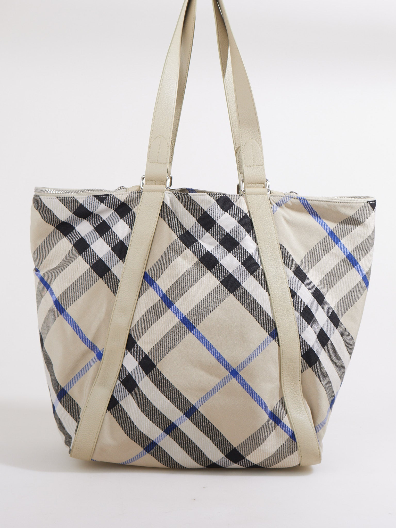 バッグ Burberry london novacheck bucket totebag Burberry Festival Novacheck Tote Bag – Consigner's Closet