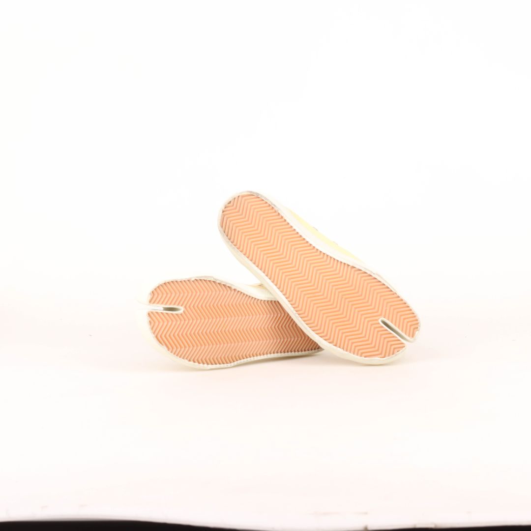 Maison Margiela Tabi Canvas Low Top Sneakers Size 39