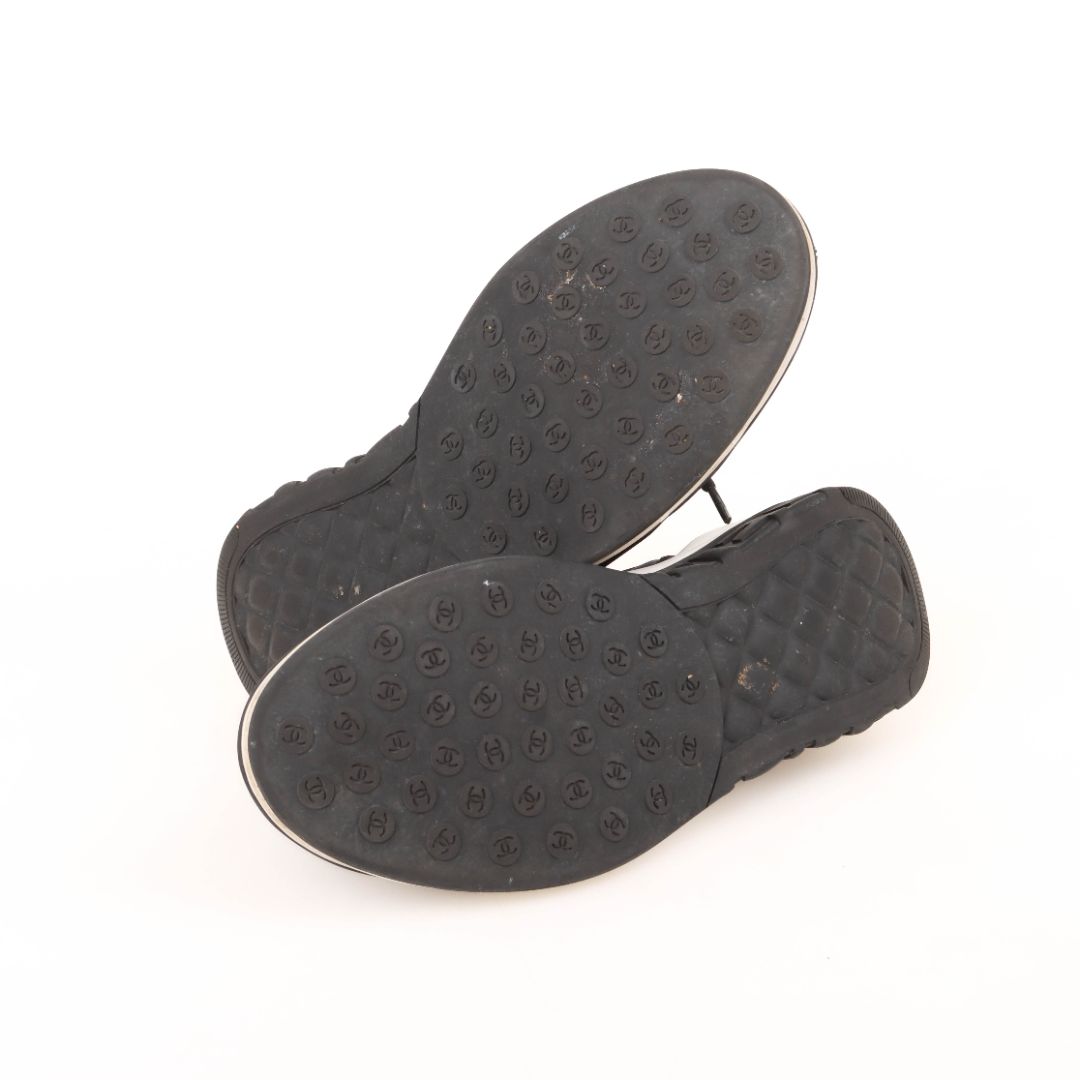 Chanel CC Logo Sneakers Size 40