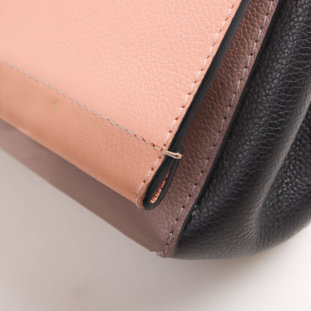 Louis Vuitton Lockme II Bag