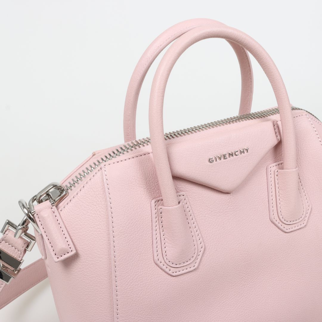 Givenchy Small &#39;Antigona&#39; Leather Bag