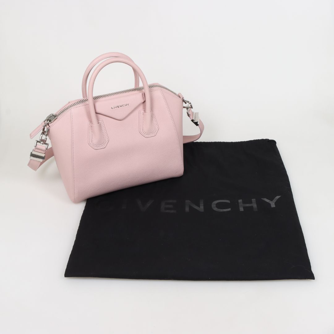 Givenchy Small &#39;Antigona&#39; Leather Bag