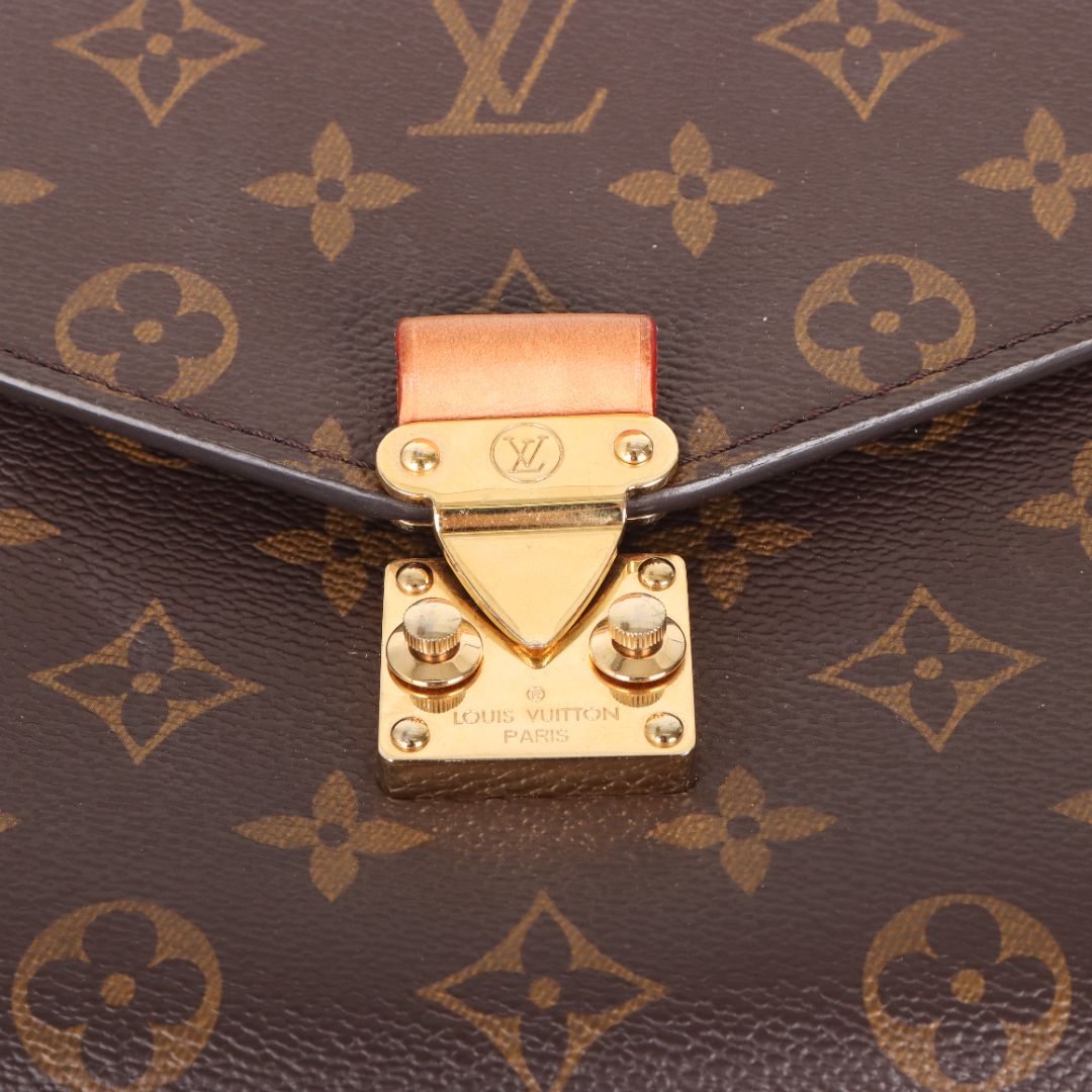 Louis Vuitton Pochette Metis Bag