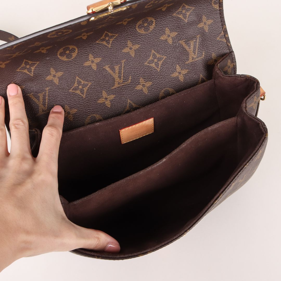 Louis Vuitton Pochette Metis Bag