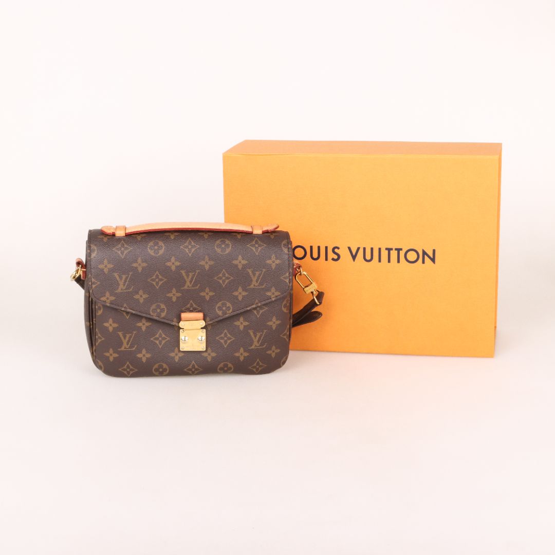 Louis Vuitton Pochette Metis Bag
