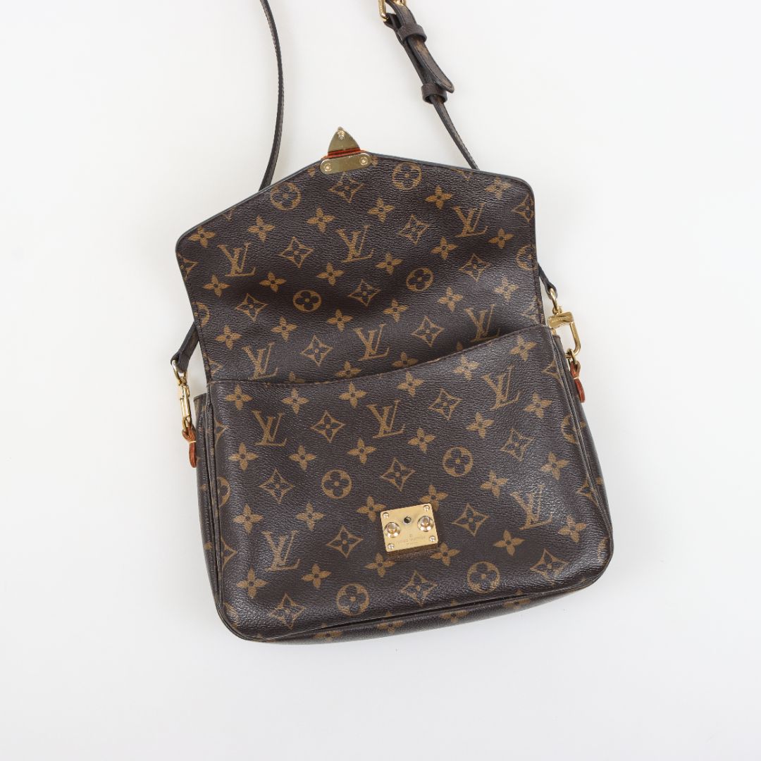 Louis Vuitton Pochette Metis Monogram MM